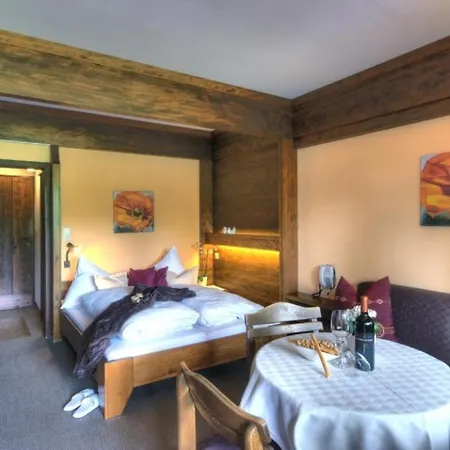 Apartment Alt Moesern *